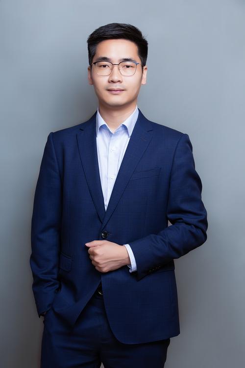 赖平 包装与印刷设计负责人